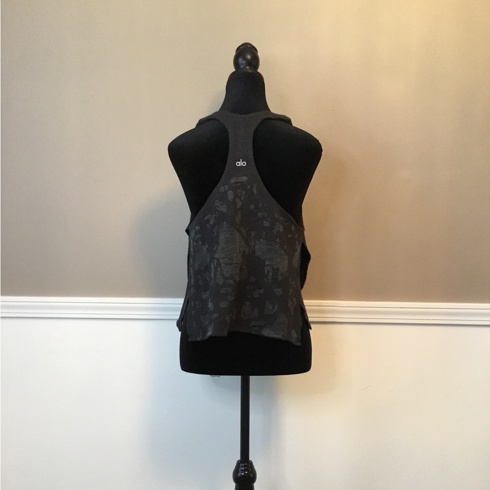 Alo Yoga Gray tank top - Picture 2 of 3